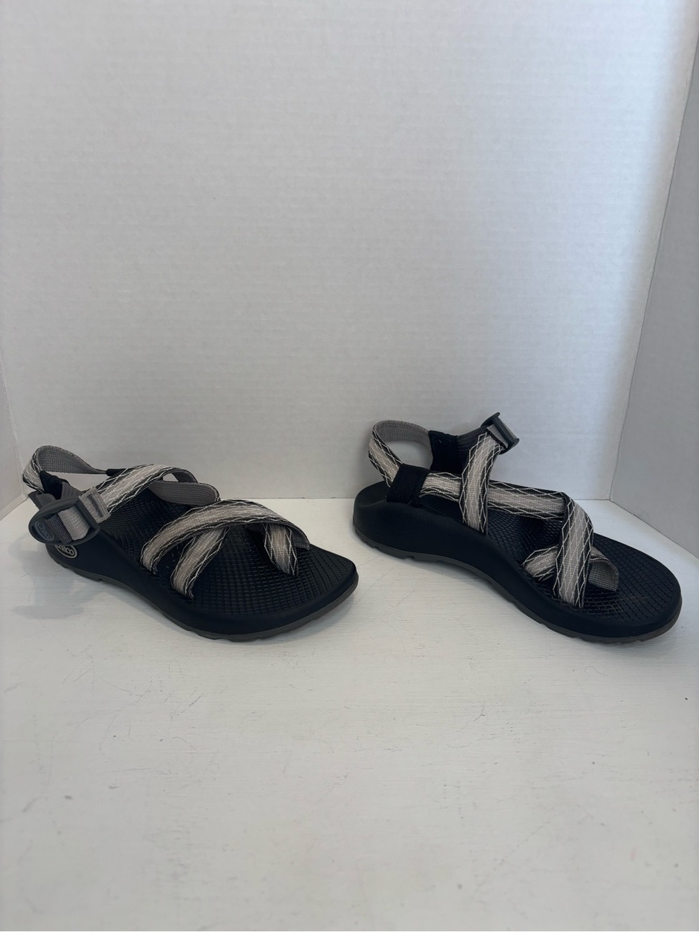 Chaco Women's Z/2 Classic Sandals Black with Gray Diagonal Stripes size 5 - Picture 3 of 7